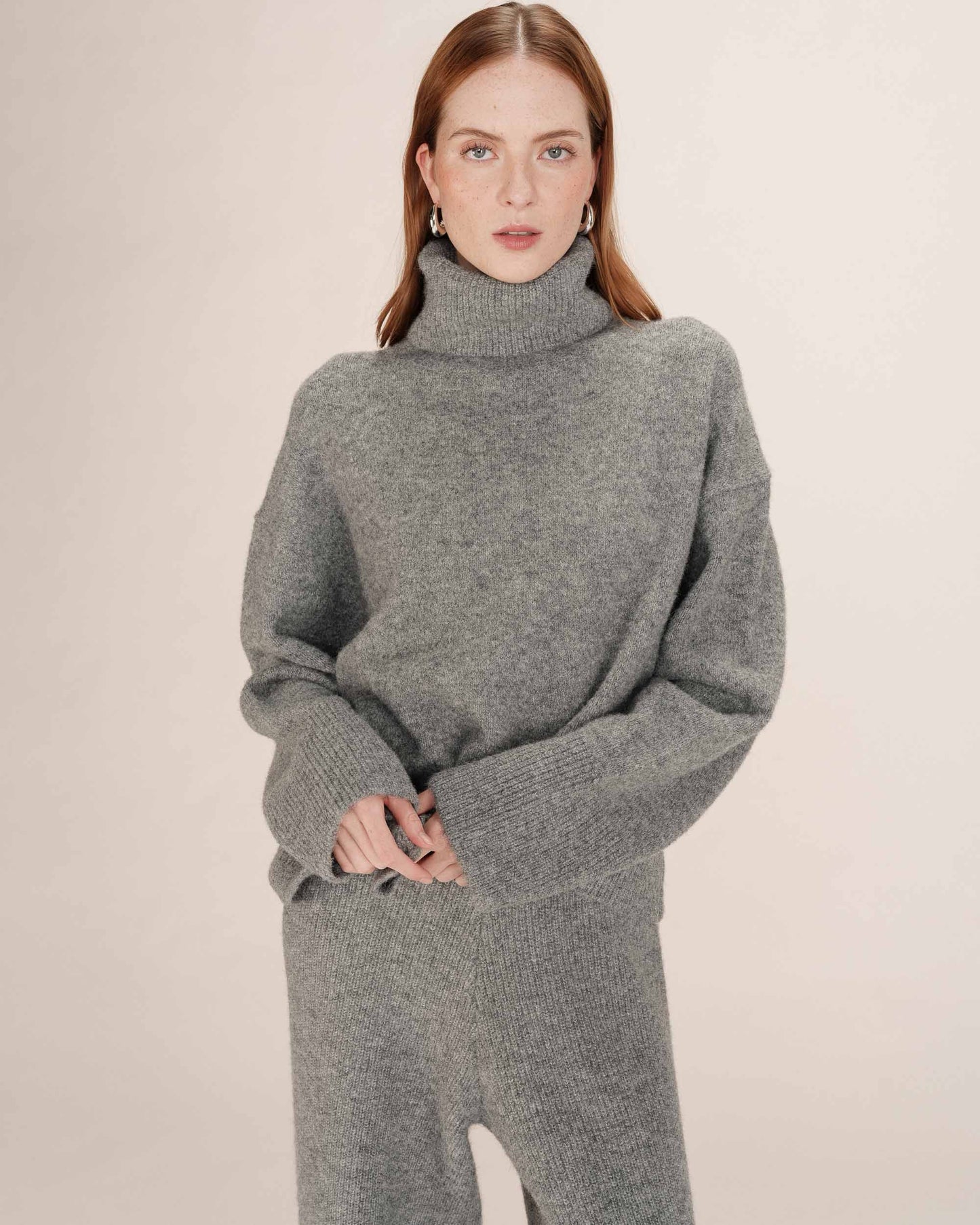 Pull oversize gris